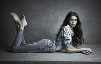 Wallpaper Girl Pose Lies Kaia Gerber Image For Desktop