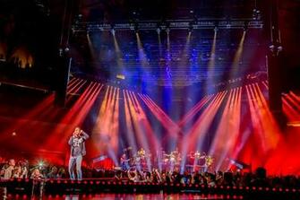Maroon Kicks Off World Tour With Clay Paky Mythos Fixtures And