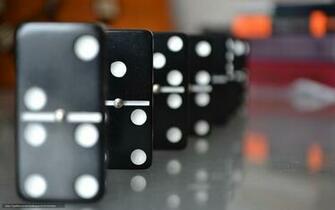 Domino Wallpaper