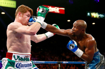 Saul Canelo Alvarez Being Punched By The Opponent
