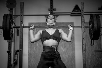 Monochromatic Weightlifting Push Up Yh12dtqp1w0zwnrq Wallpaper