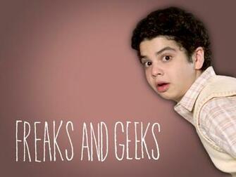 Freaks And Geeks B L M Rehberi Tan T Wallpaper Kadro