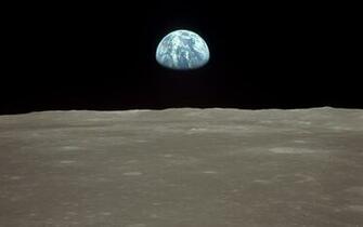 Best Earthrise Wallpaper