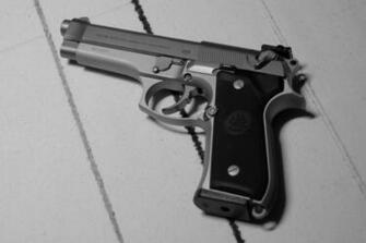 Beretta 92fs Wallpaper Image Photos Pictures Background
