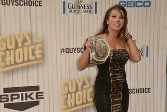 Wwe Former Diva Mickie James Interested In Return