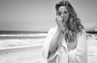 Shailene Woodley Wallpaper Image Beautiful Beach