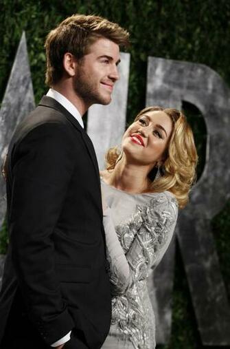 Liam Hemsworth And Miley Cyrus HD Wallpaper Background Image