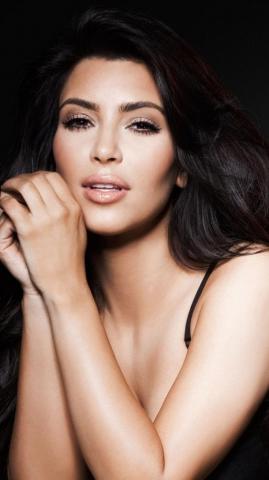 Kim Kardashian iPhone Wallpaper On