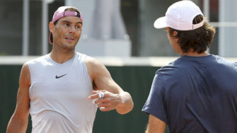 Carlos Moya White Tank Top Wallpaper
