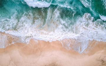Beautiful Beach Sea Waves Foam Top iPhone