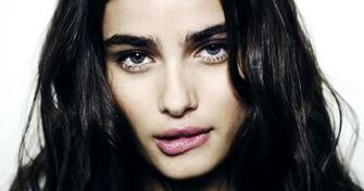Taylor Hill Wallpaper