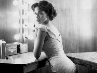 Apni Photo Halle Berry Wallpaper