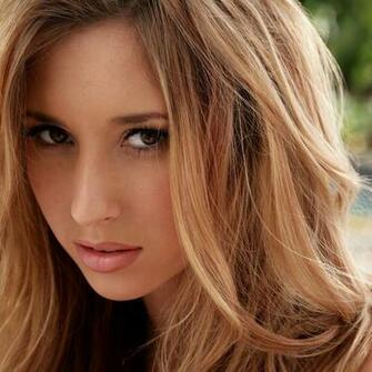 Shay Laren Wallpaper