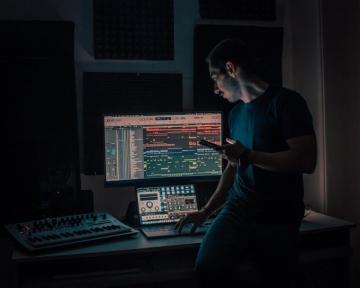Working With Dual Monitors For Music Production Routenote