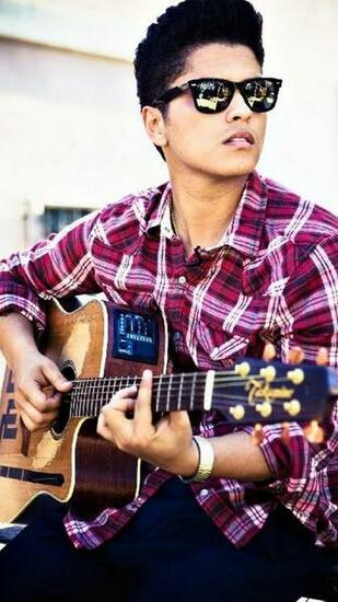 HD Bruno Mars iPhone Wallpaper 3d