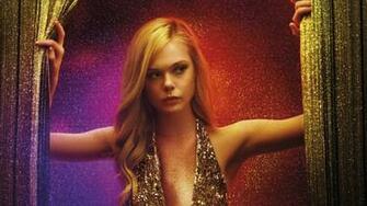 Elle Fanning As Jesse The Neon Demon Poster Wallpaper