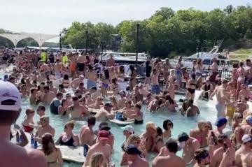 After Crowding At Lake Of The Ozarks Missouri Officials Urge
