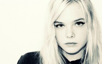 Elle Fanning Wallpaper