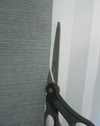 Hanging Grasscloth Use A Damp Sponge And Wet The Back Of Strip