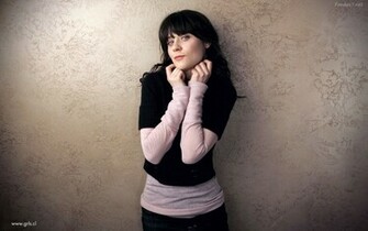 Zooey Deschanel Preciosa