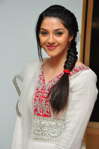 Kvpg Heroine Mehreen Photos Photo Krishna Gadi Veera Prema