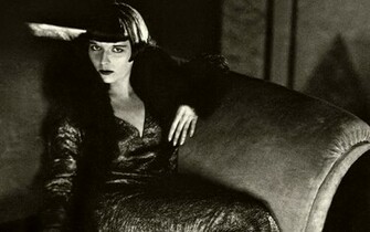Louise Widescreen Wallpaper Brooks