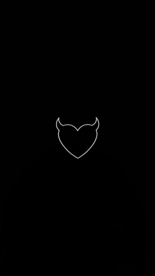 Aesthetic Black Heart Wallpaper