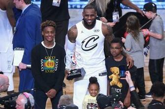 Lebron James Son Is A Year Old Superstar Meet Bronny