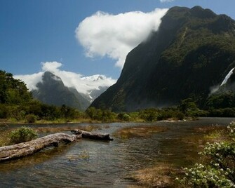 Milford Sound Wallpaper