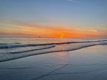 Siesta Key Beachfront Updated Br Ba Condo Sunset S