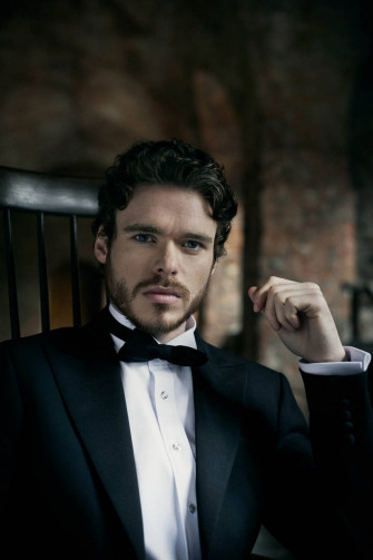 Nice Looking Richard Madden Q7pp3jlxus8m7usz Wallpaper