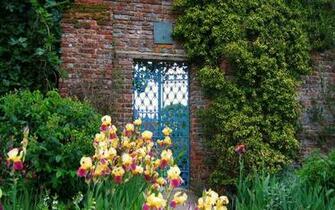 English Manor Garden Scenery Wallpaper Landscape