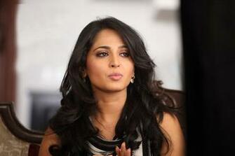 Anushka Amazing Cute Lips Wallpaper