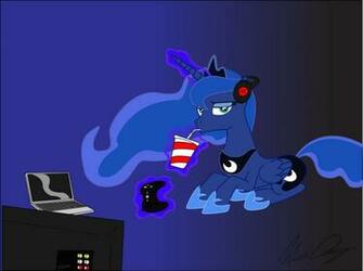 Gamer Luna V2 By Playfulpossum