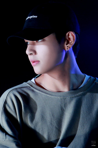 Kim Tae Hyung Wallpaper