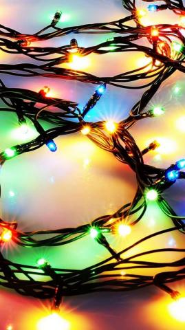 Try To Use Christmas Wallpaper For iPhones