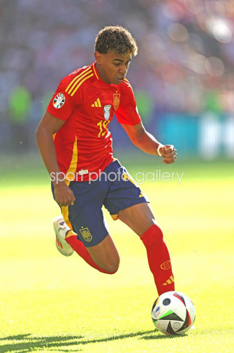 Lamine Yamal Spain Wallpaper