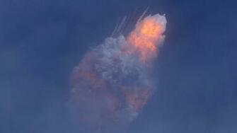 Spacex Succeeds In Launch Escape Test Quartz