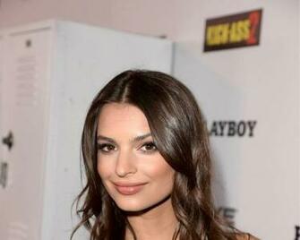Emily Ratajkowski Wallpaper