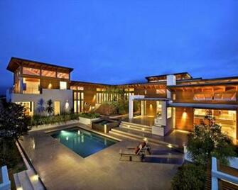 Home Designs Custom Hotel Wallpaper Desktop