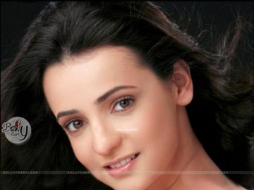 Wallpaper Sanaya Irani Size