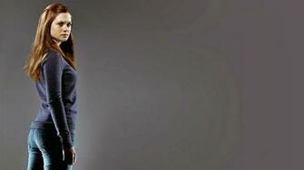 Bonnie Wright Wallpaper