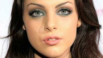 Elizabeth Gillies HD Background Picture Image