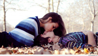 Kissing Beautiful Love Couple Picture HD Wallpaper