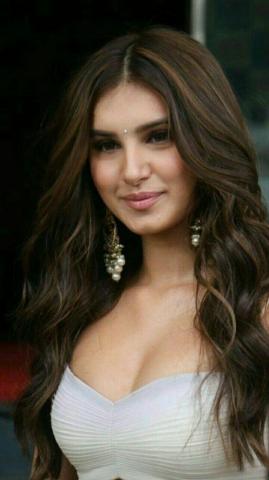 Tara Sutaria Wallpaper For Android Apk