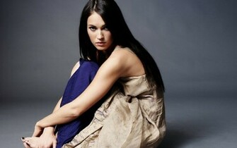 Megan Fox Down Desktop Pc And Mac Wallpaper
