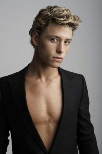 Mitch Hewer Photos