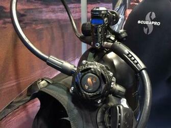 Scubapro On Beautiful New Carbon Fiber Mk25 A700 Reg