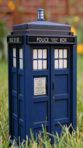Doctor Who iPhone Wallpaper The Tardis