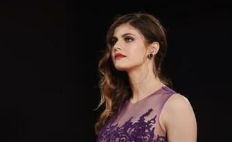 Alexandra Daddario HD Wallpaper Fbmode